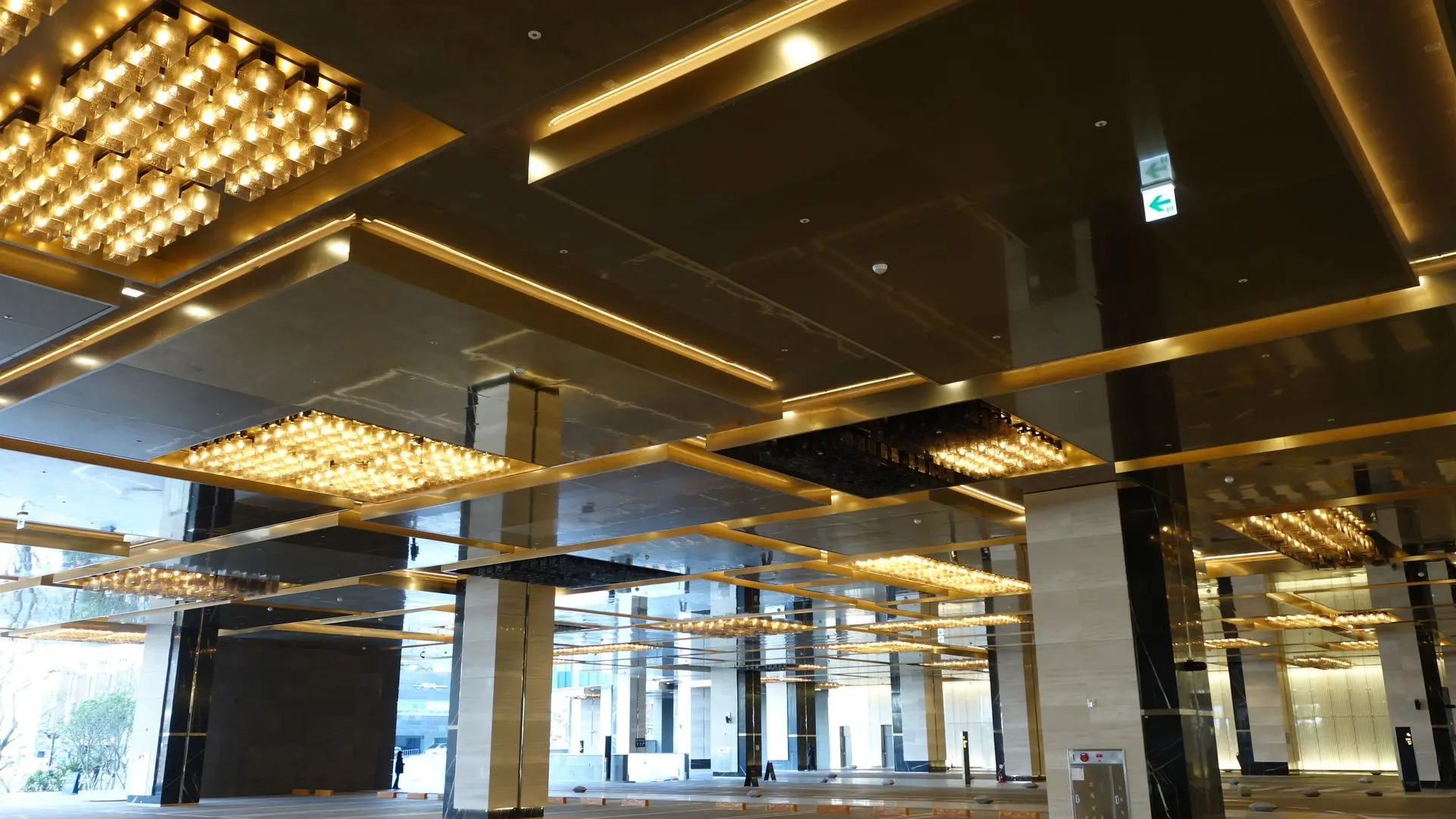 Dream Tower (Exterior Lobby Ceiling) | TITAMAX